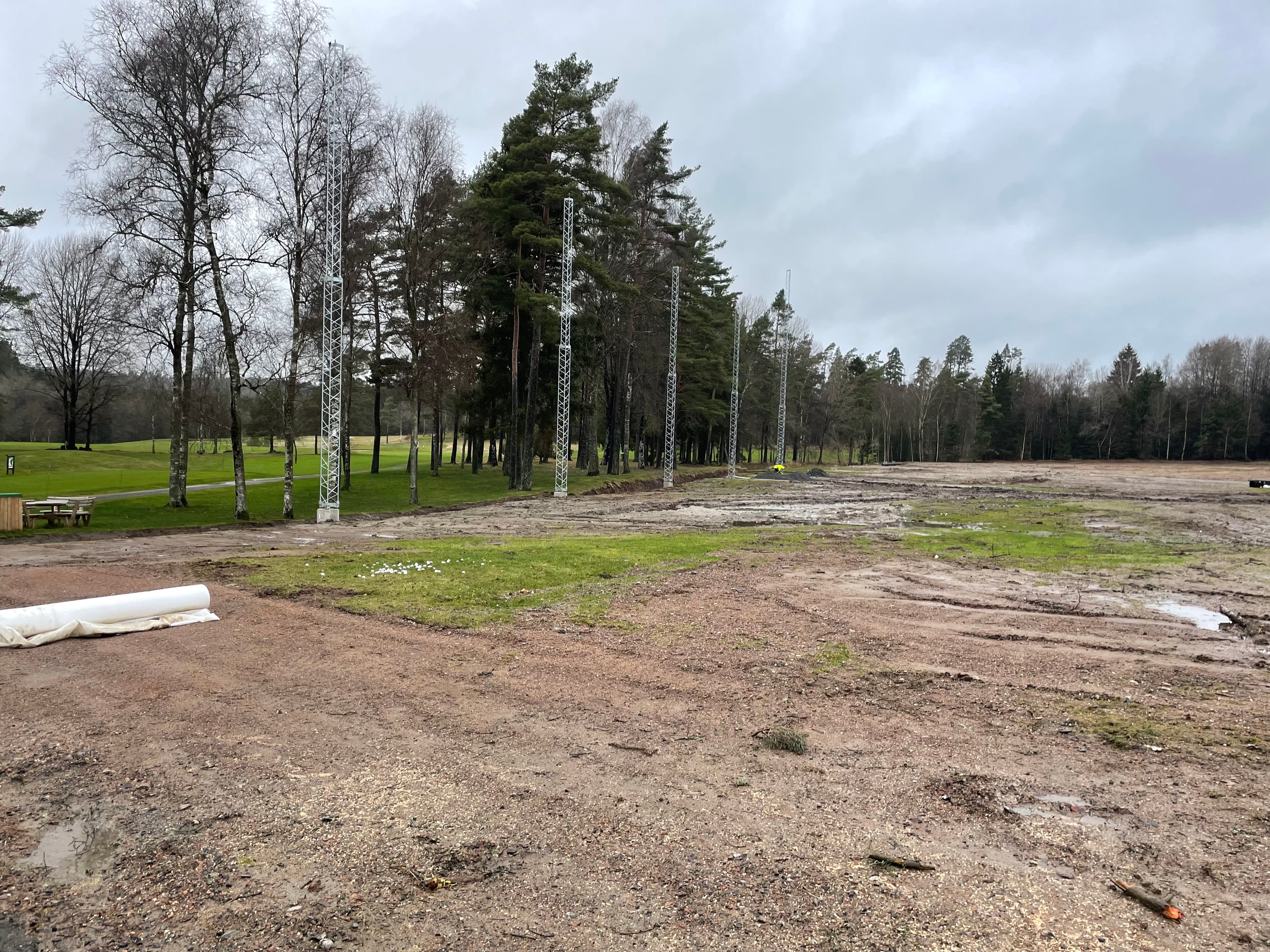 Belysning och nät på fackverksmaster